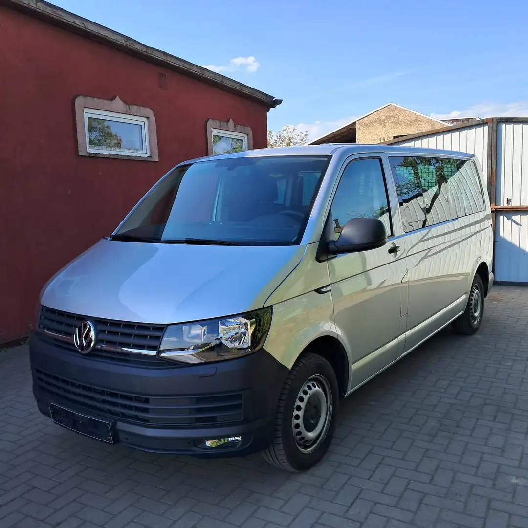 Volkswagen T6 Kombi Kombi lang (Regierungsauto Polizei) Gris - 1