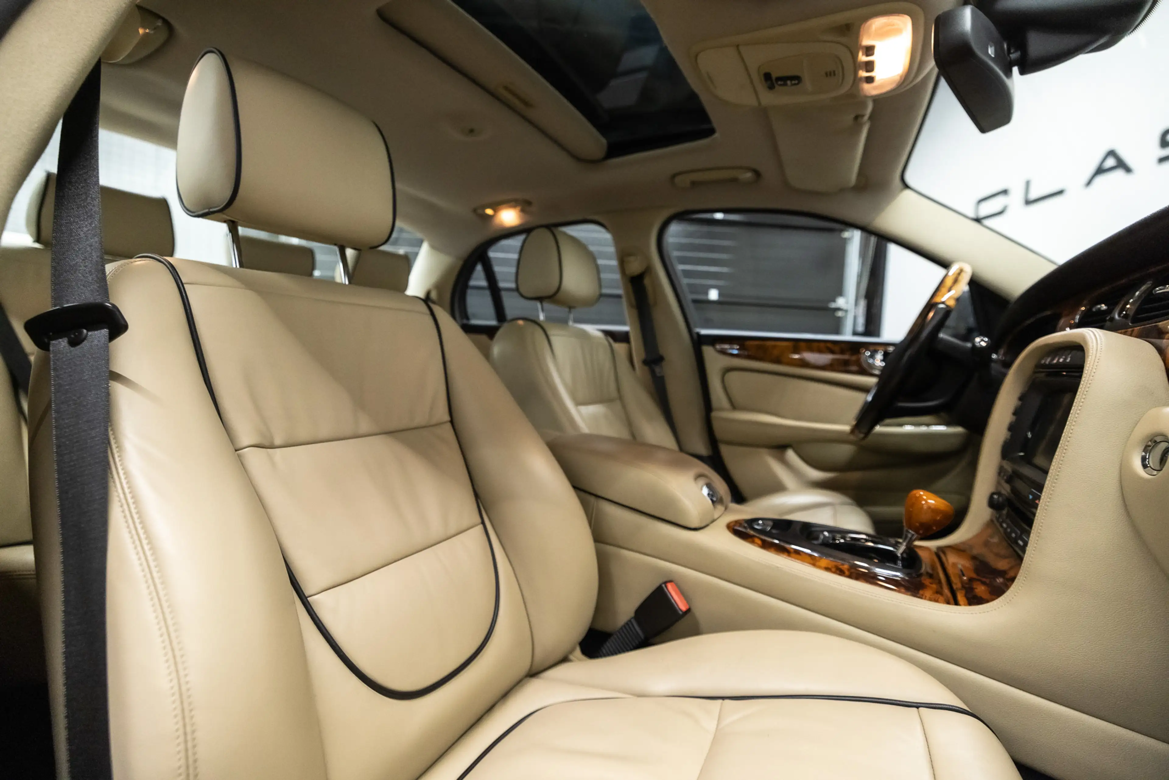Jaguar XJ 3.5 V8 Executive YOUNGTIMER — photo 41