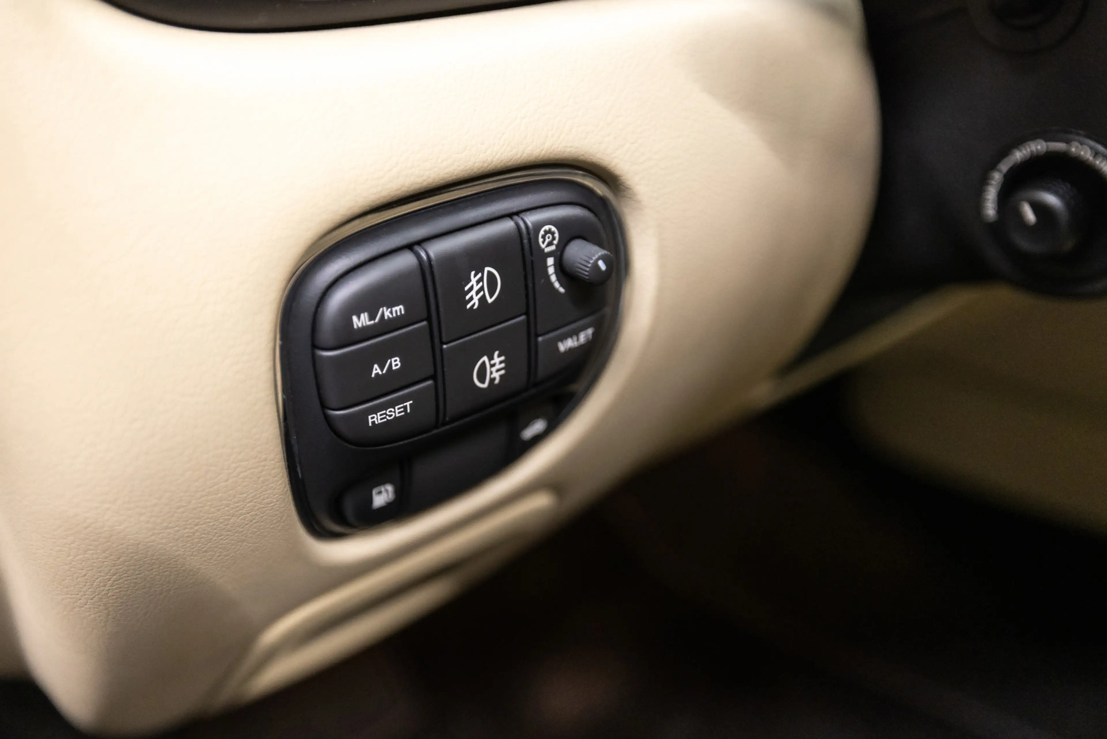 Jaguar XJ 3.5 V8 Executive YOUNGTIMER — photo 34