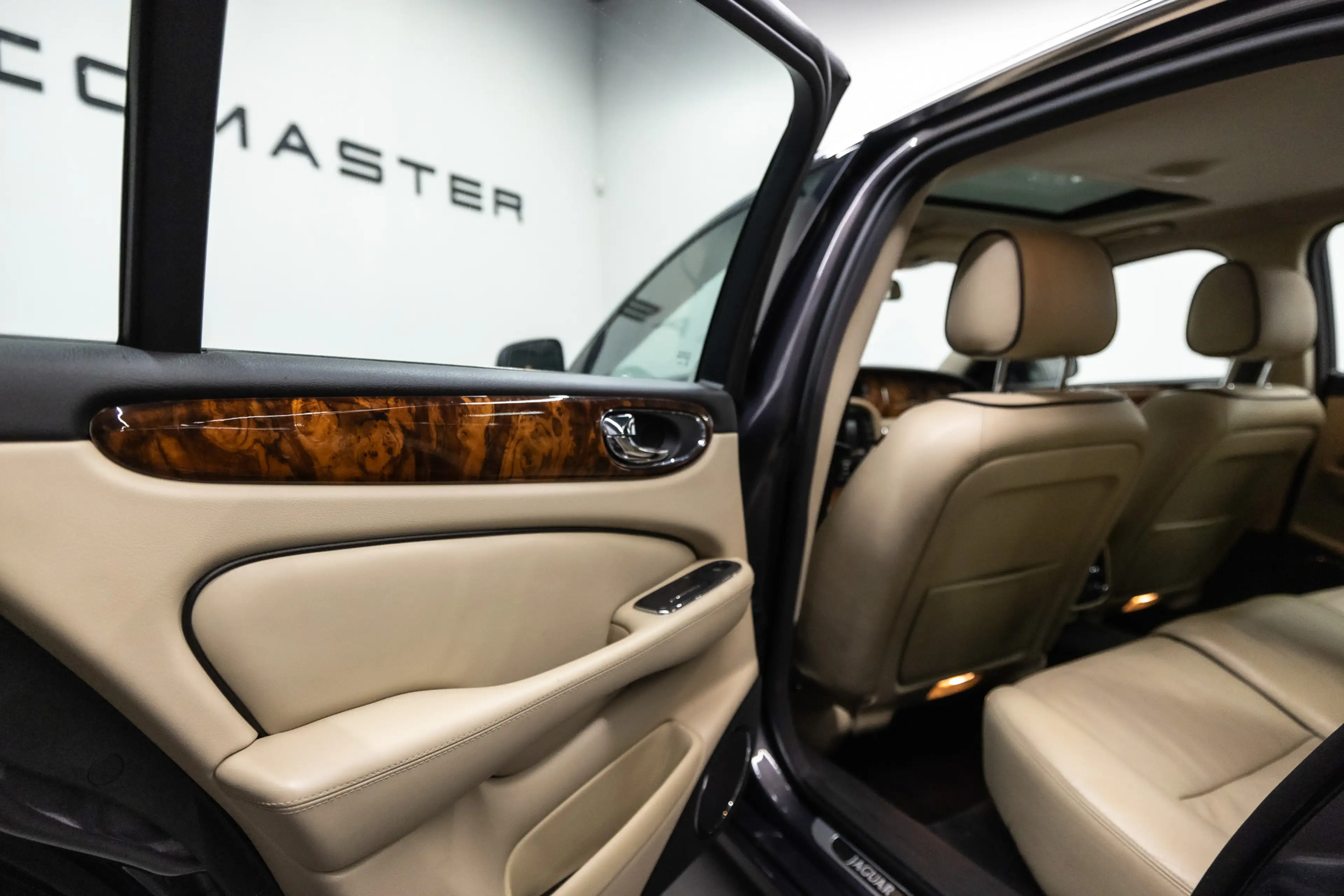 Jaguar XJ 3.5 V8 Executive YOUNGTIMER — photo 32