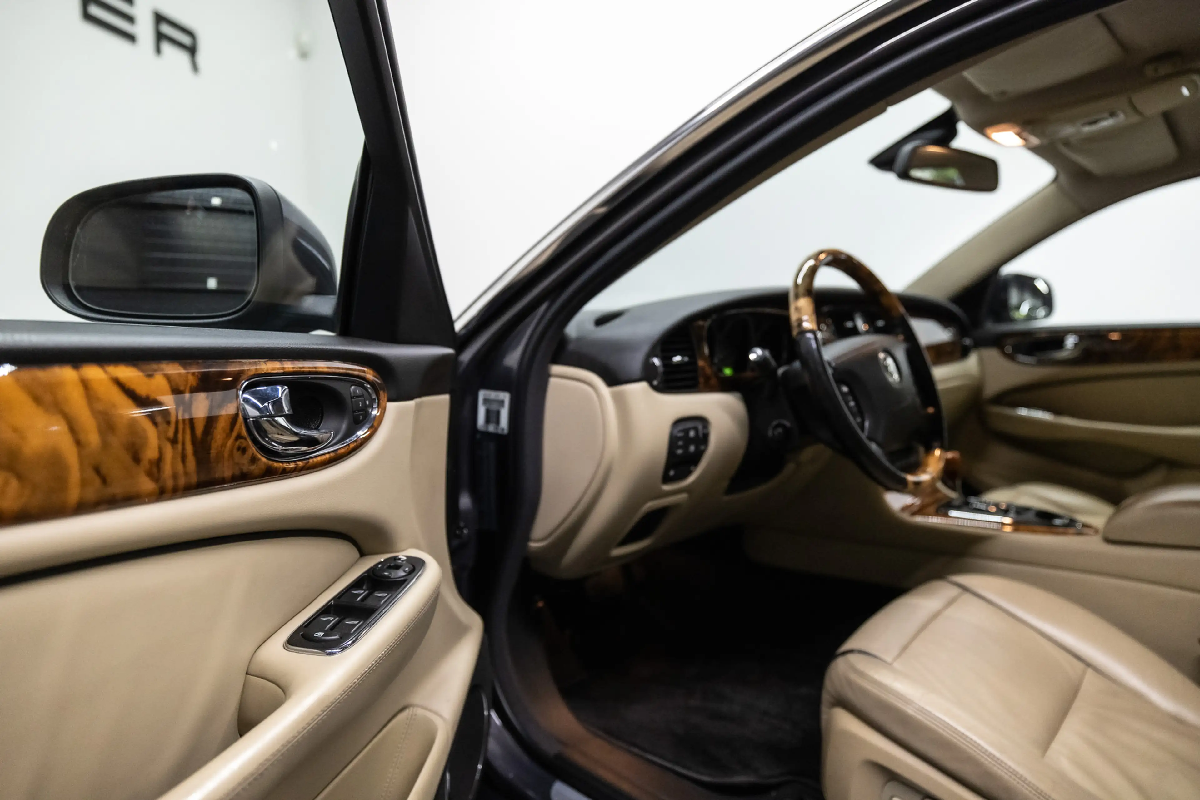 Jaguar XJ 3.5 V8 Executive YOUNGTIMER — photo 46