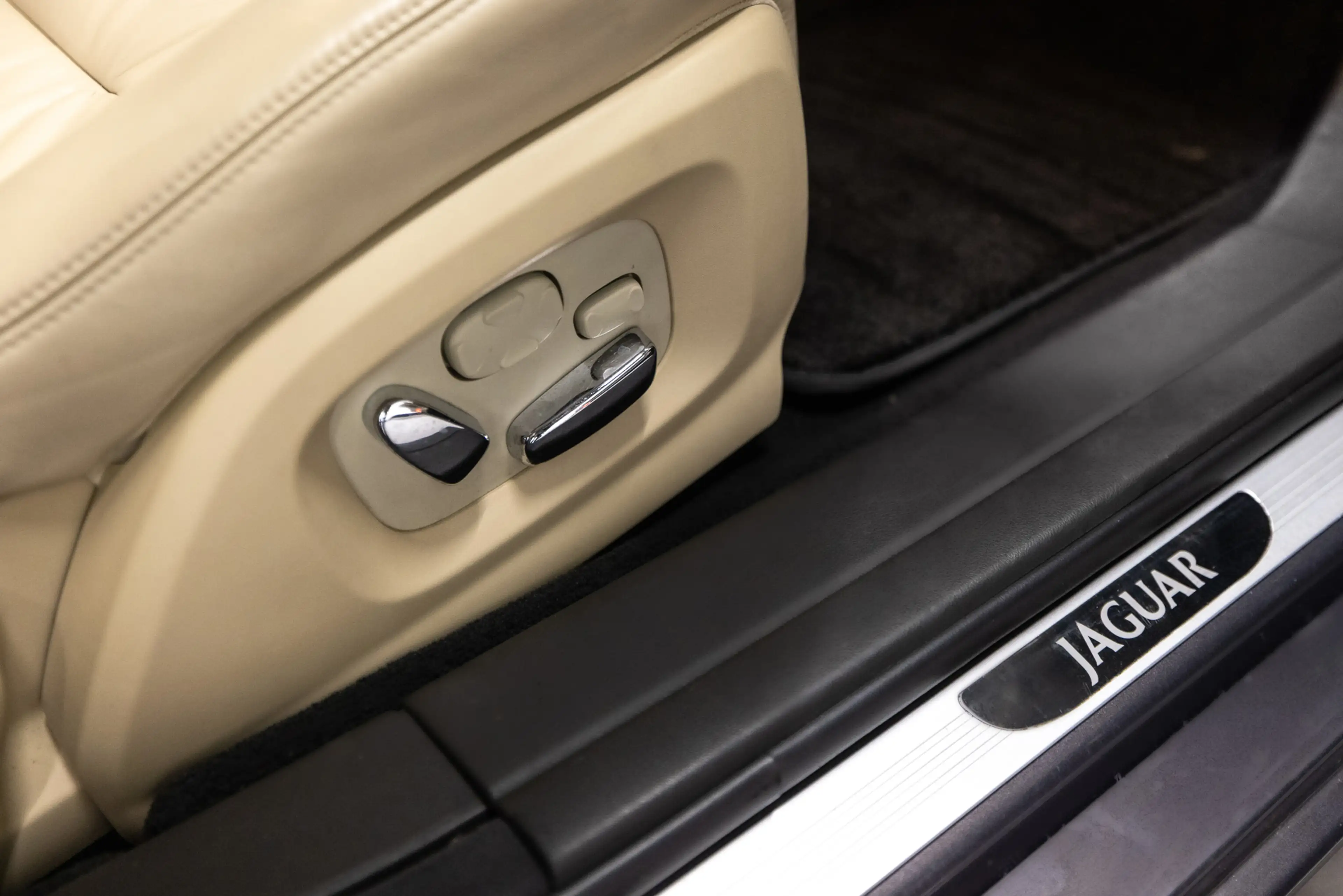 Jaguar XJ 3.5 V8 Executive YOUNGTIMER — photo 22
