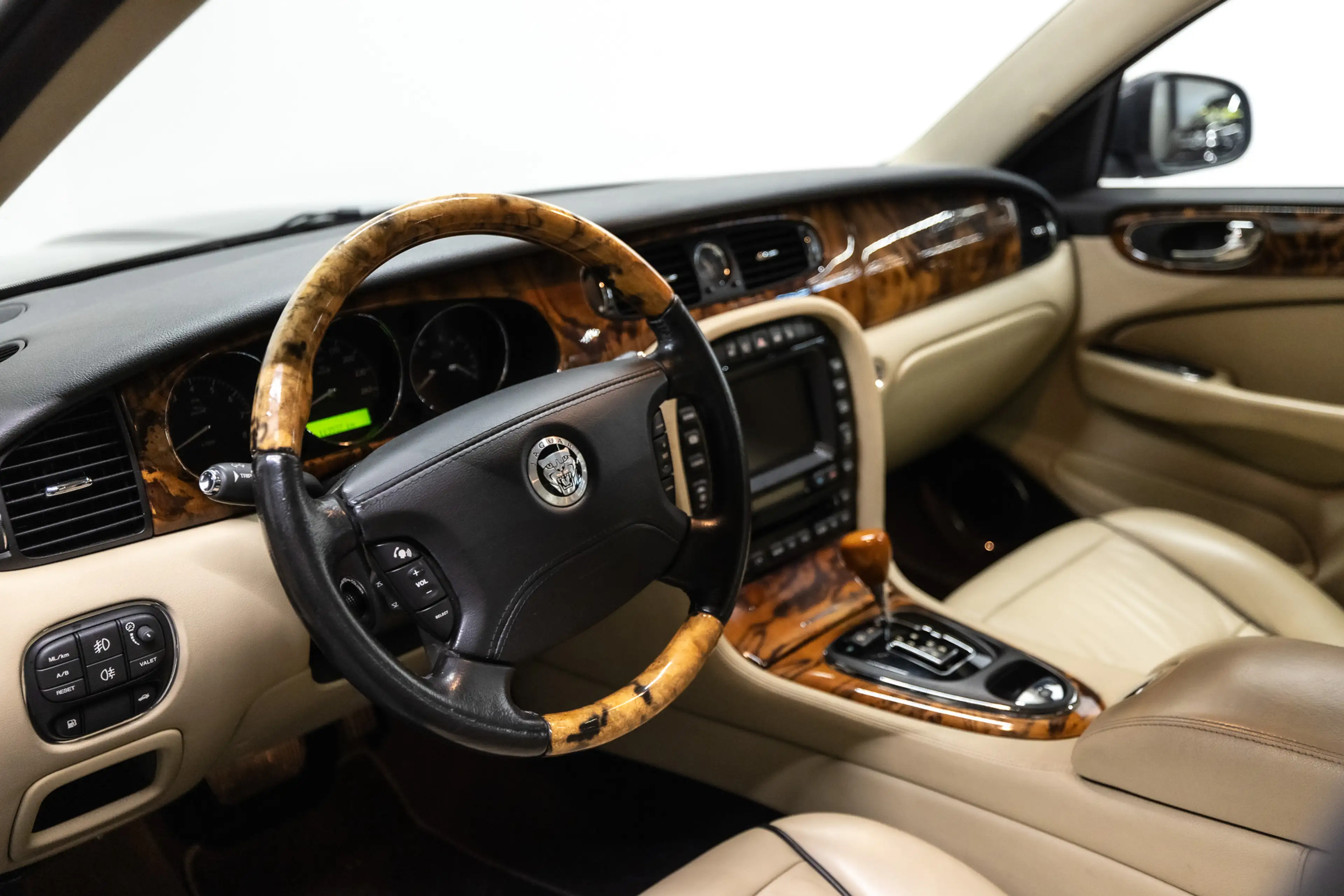 Jaguar XJ 3.5 V8 Executive YOUNGTIMER — photo 4