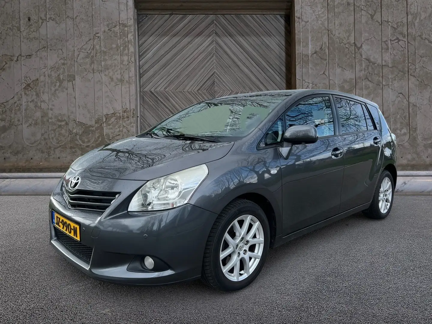 Toyota Verso 2.0 D-4D Business 7pers. Grey - 1