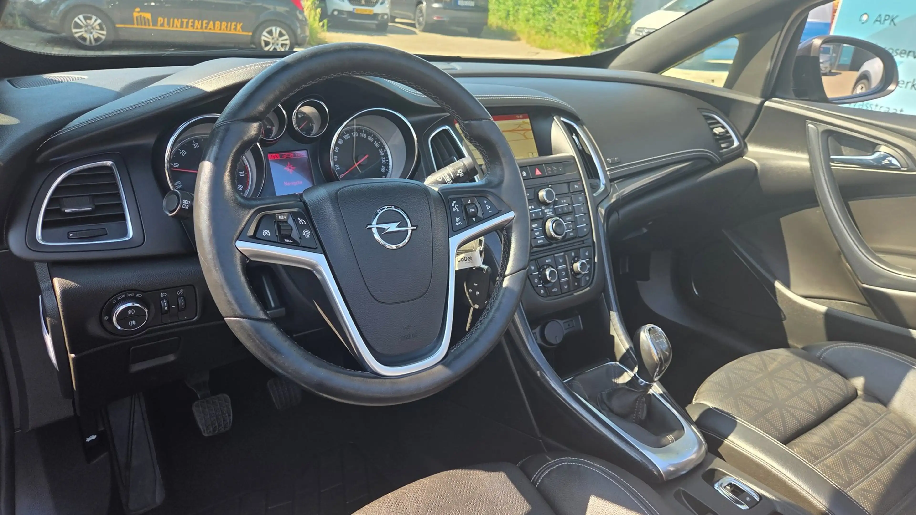Opel Cascada 1.4 Turbo ecoFLEX Innovation Cabrio l Dealer onder — photo 9