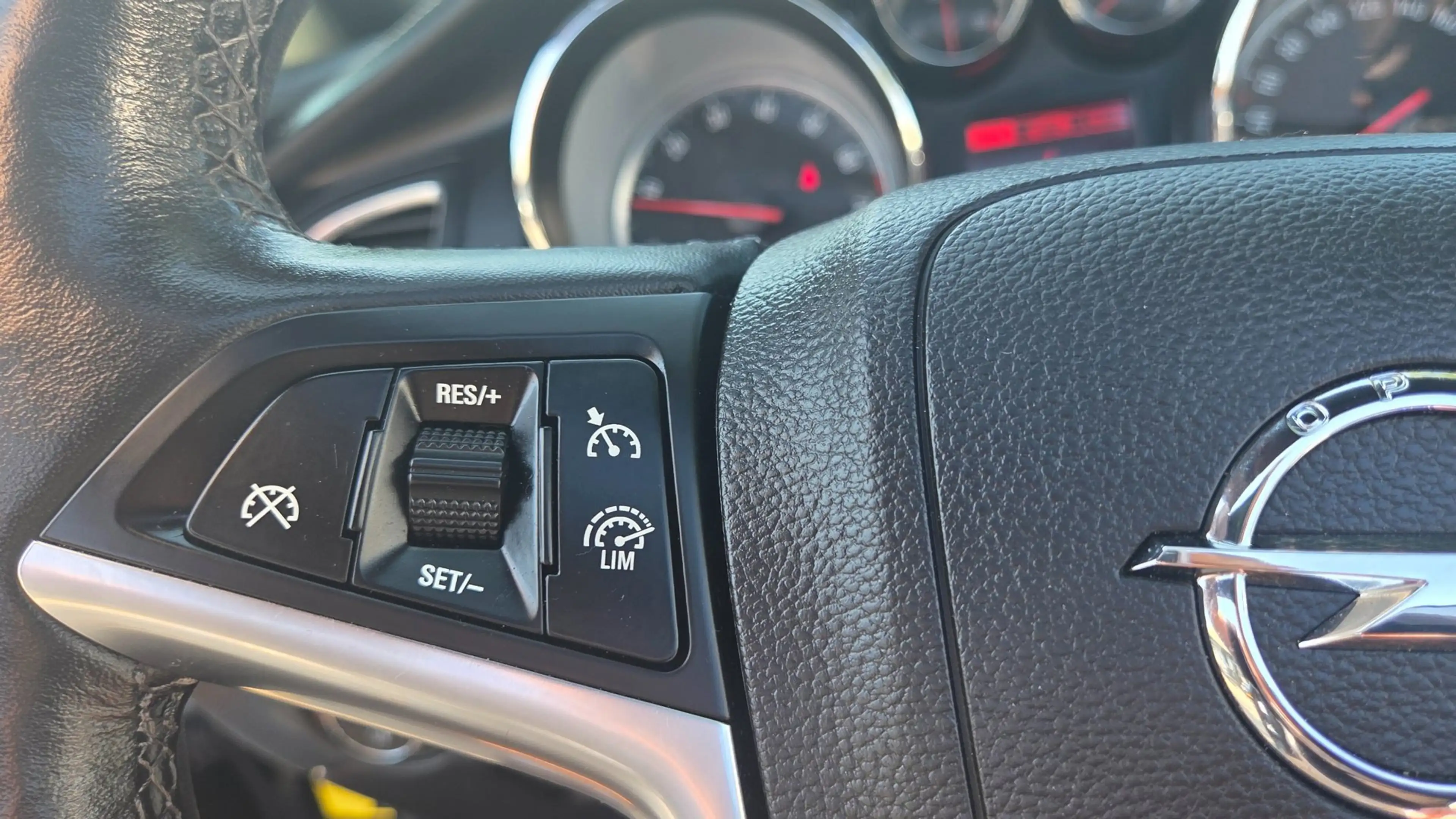 Opel Cascada 1.4 Turbo ecoFLEX Innovation Cabrio l Dealer onder — photo 15
