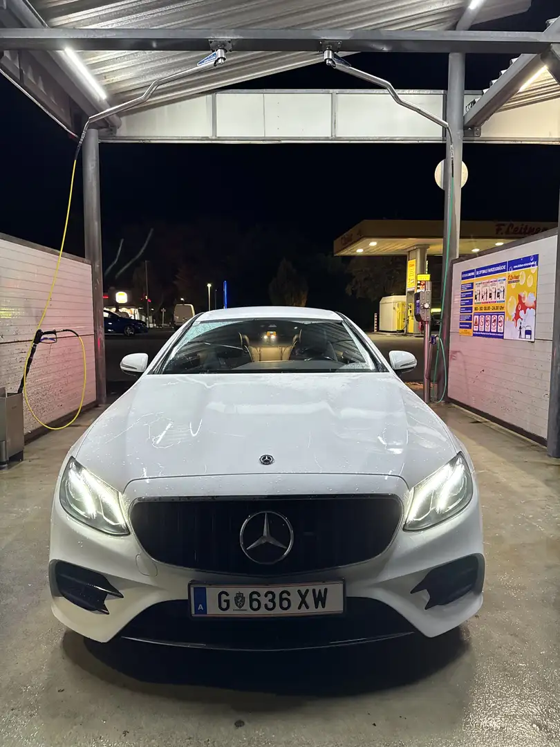 Mercedes-Benz E 220 d Aut. - 1