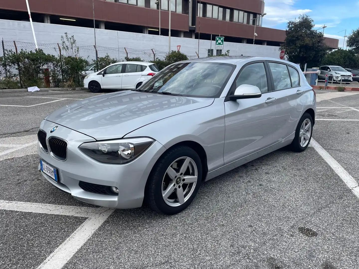 BMW 114 Serie 1 F/20-21 2011 114i 5p Joy E6 Grigio - 1