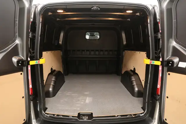 Ford Transit Custom view 4