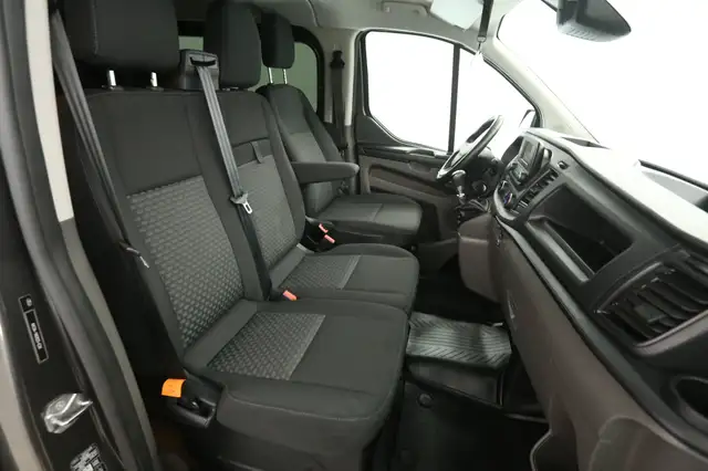 Ford Transit Custom view 11