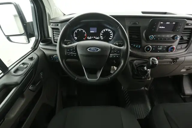 Ford Transit Custom view 2