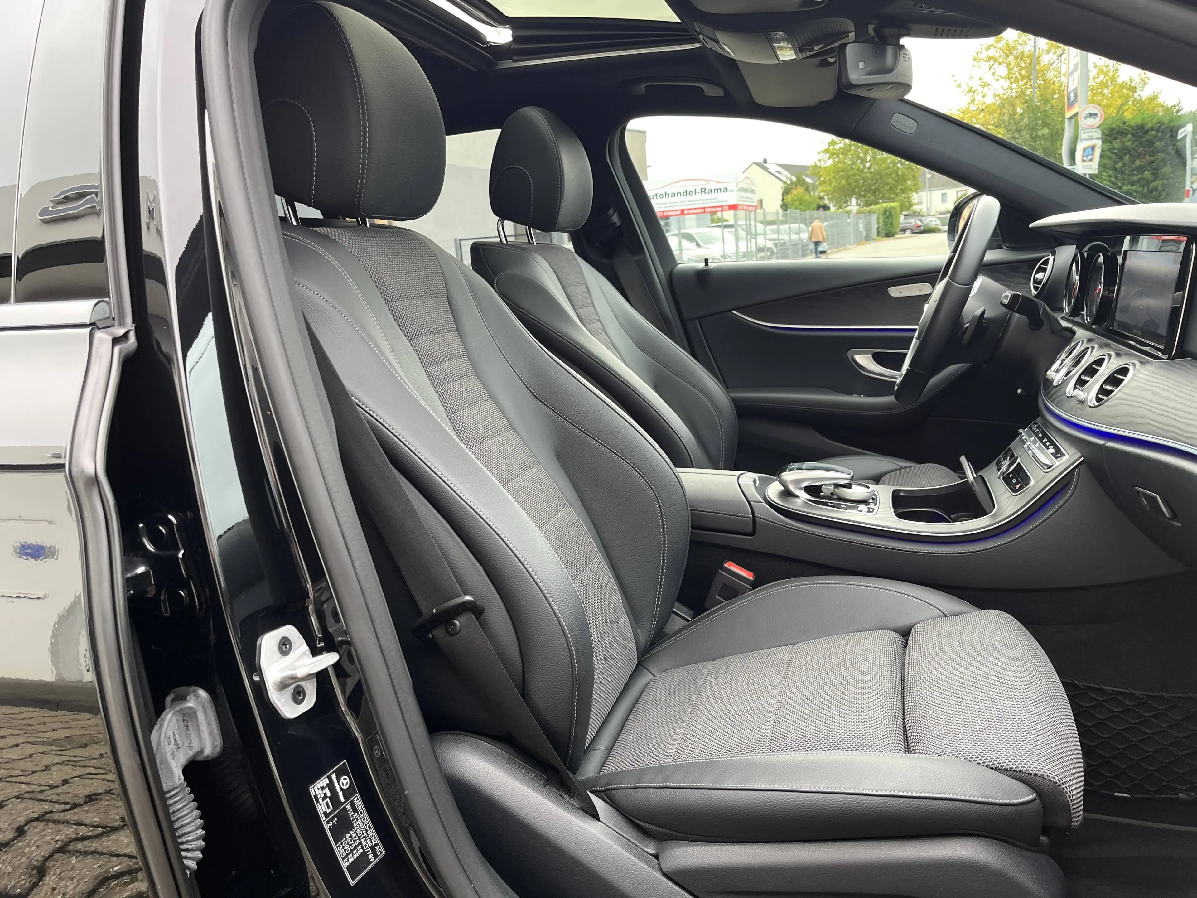 Mercedes-Benz E 200 T Avantgarde *LED*Navi*NightPaket* — photo 7