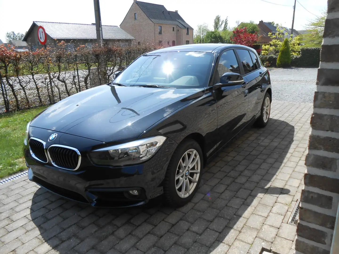 BMW 116 116d Noir - 1