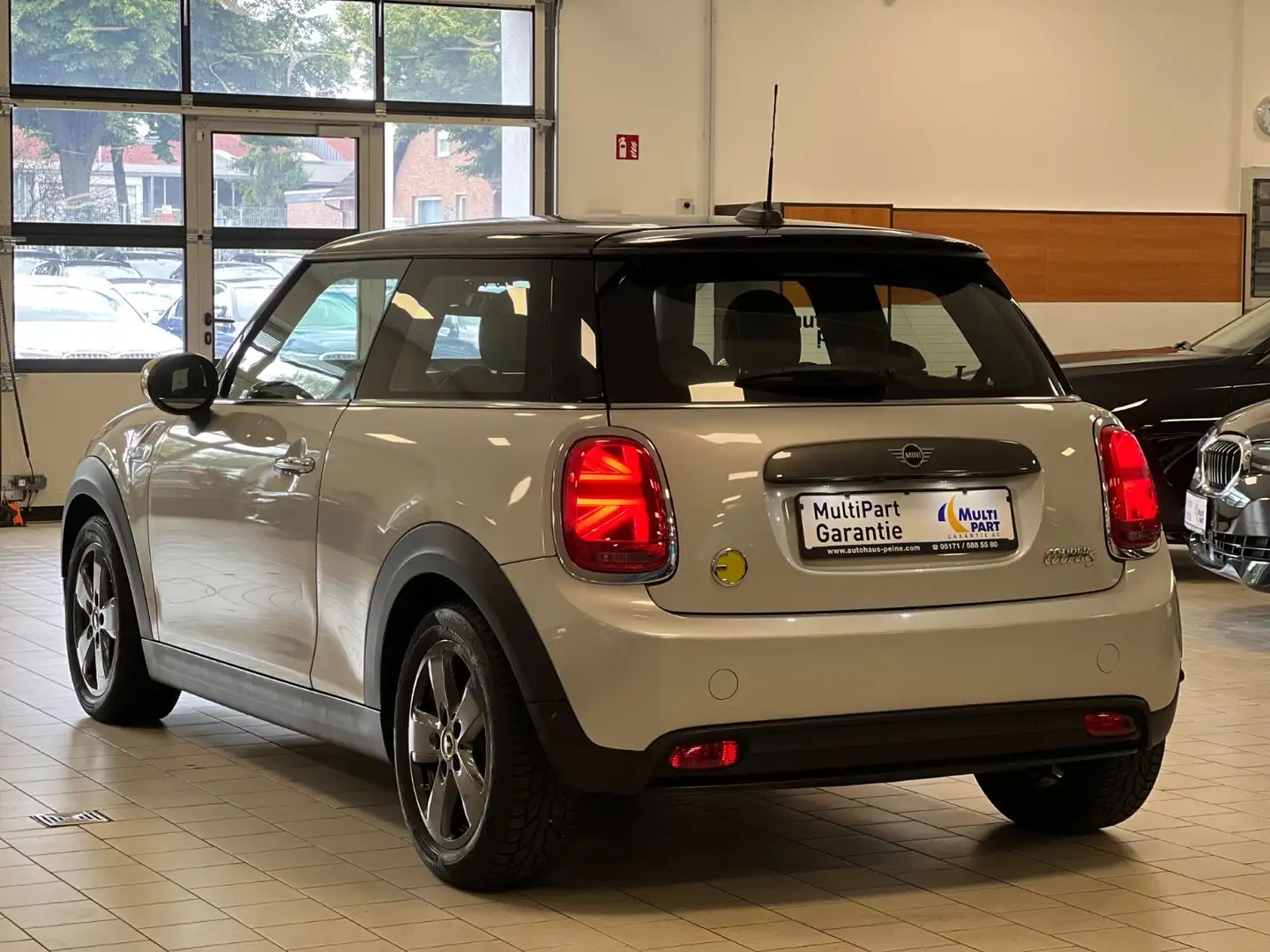 MINI Cooper SE CooperSE/Aut/Navi+/HUD/LED/Kamer/ParkDrivAs/TriL Argent - 2