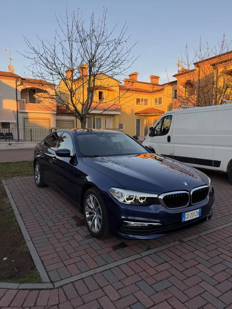 BMW 520 520i Sport auto Blu/Azzurro - 2