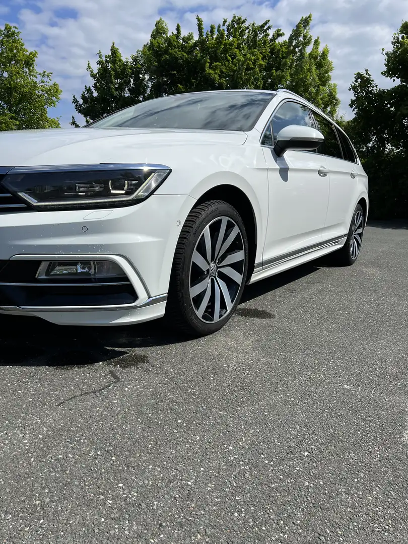 Volkswagen Passat Variant 2.0 TDI SCR DSG (BlueM. Tech) Comfortline - 2