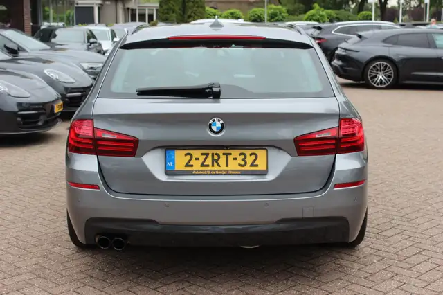 BMW 5 Series view 15