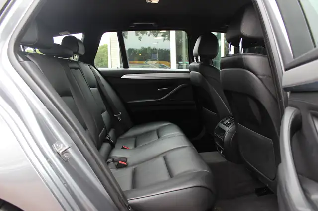 BMW 5 Series view 12
