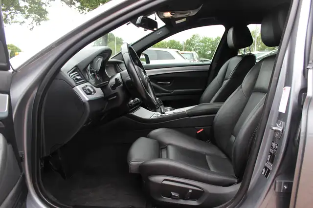 BMW 5 Series view 10