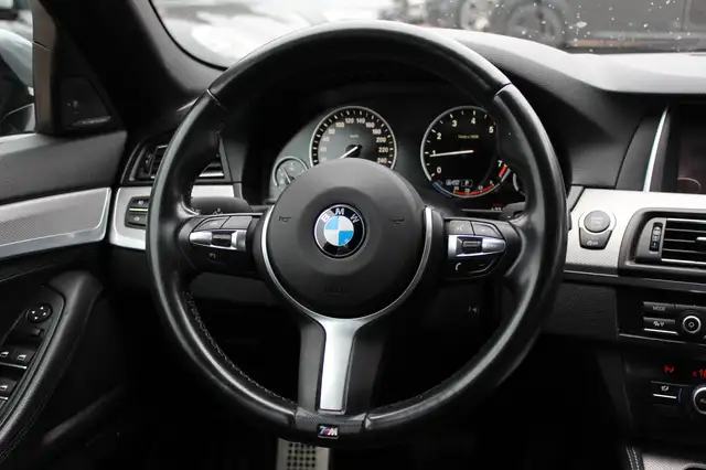 BMW 5 Series view 17