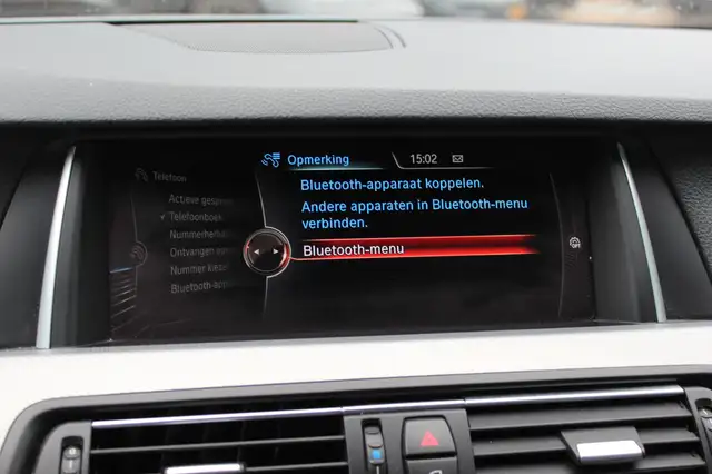 BMW 5 Series view 26