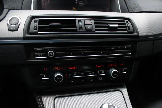 BMW 5 Series view 28