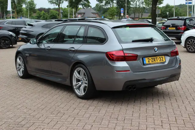 BMW 5 Series view 3