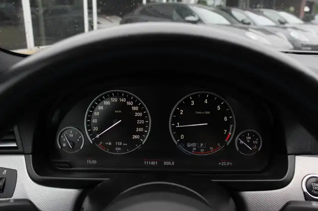 BMW 5 Series view 18