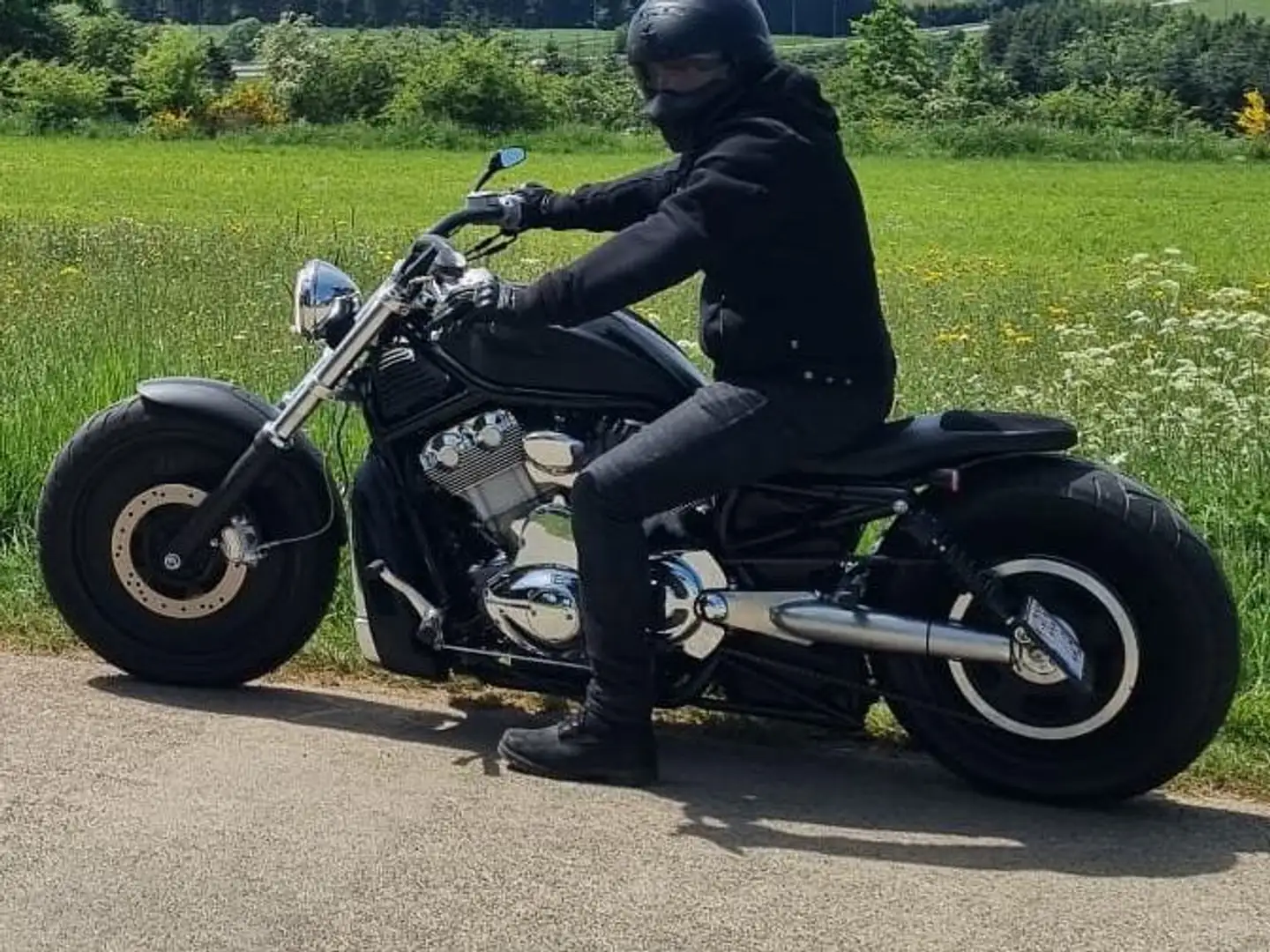 Harley-Davidson VRSC V-Rod Schwarz - 2
