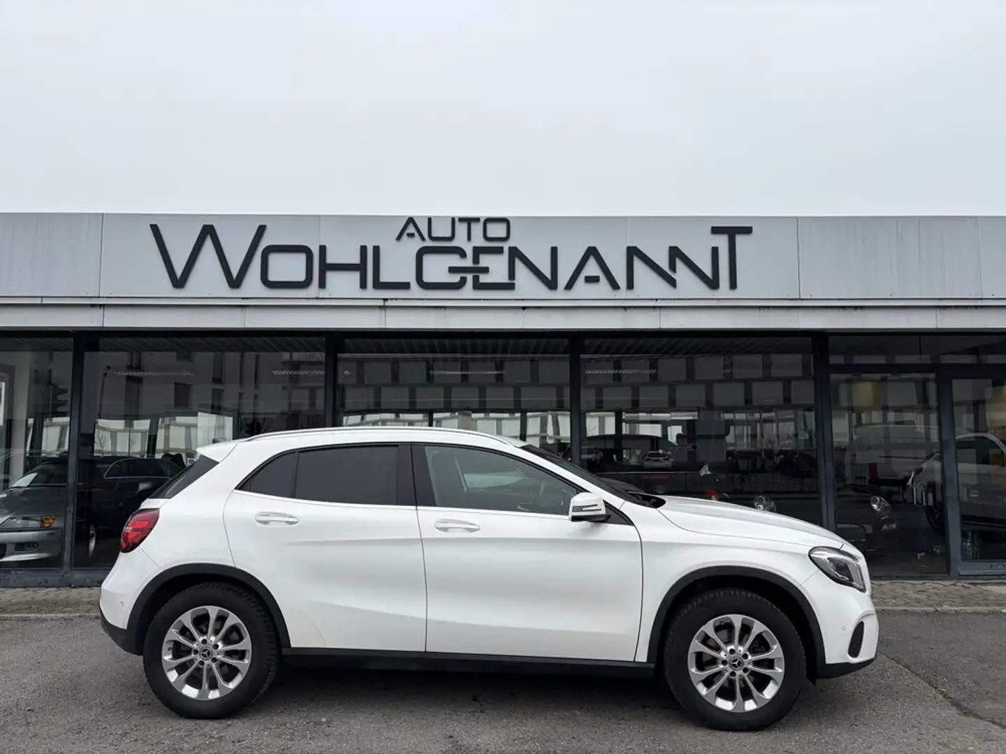 Mercedes-Benz GLA 180 (156.942) Weiß - 2