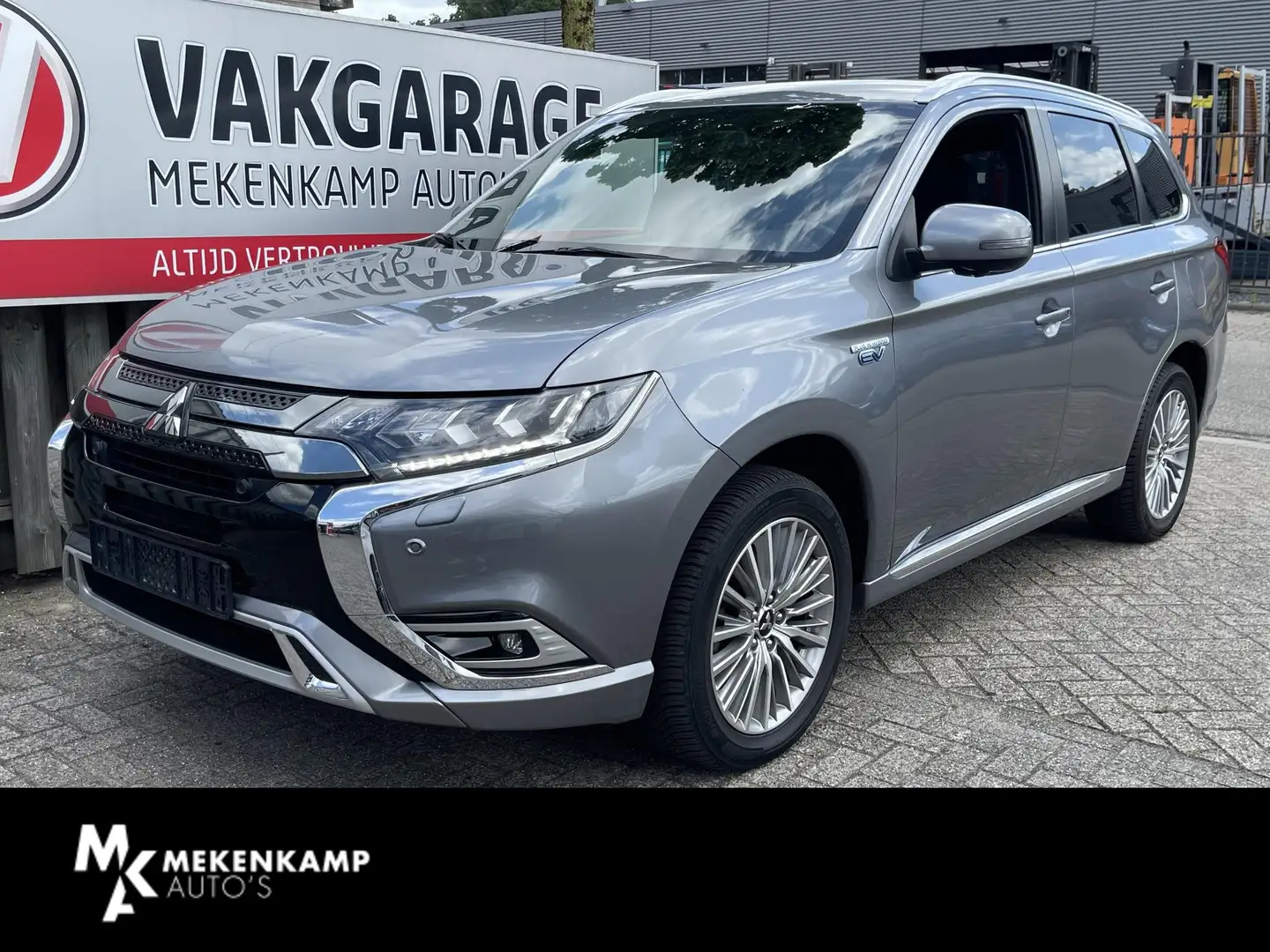 Mitsubishi Outlander 2.4 PHEV Instyle 18"/LED/Leder/Stoel + stuurverwar Gris - 1