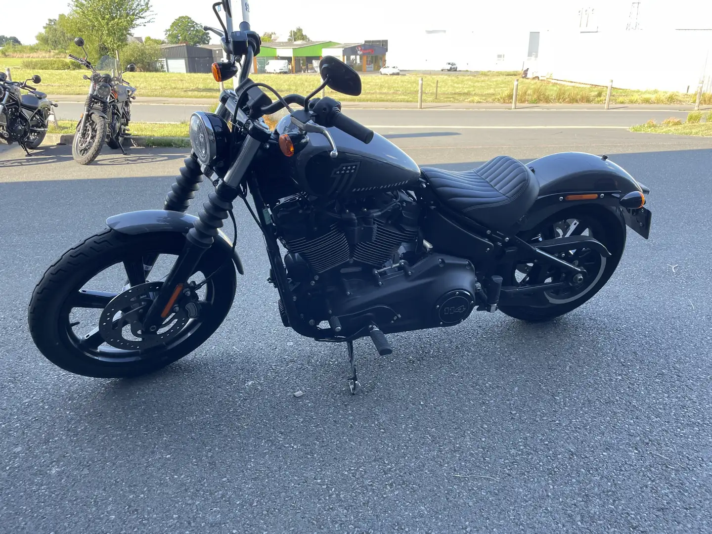 Harley-Davidson Street Bob Gris - 2