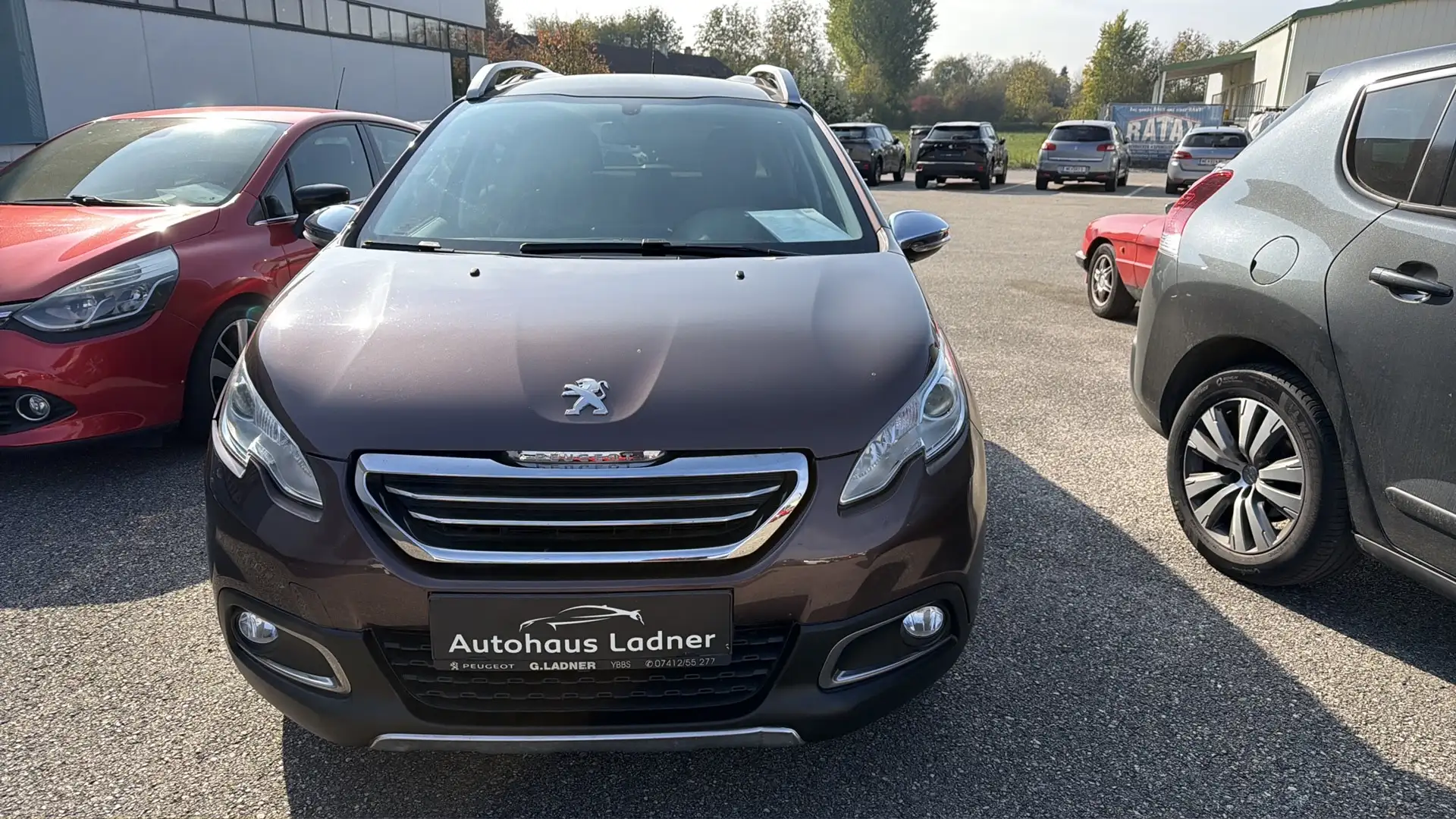 Peugeot 2008 Style 1,6 e-HDi 92 FAP Braun - 2