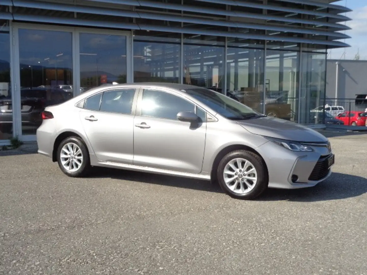 Toyota Corolla 1,8 Hybrid Active*Limousine *TAXI *Mwst Zilver - 2