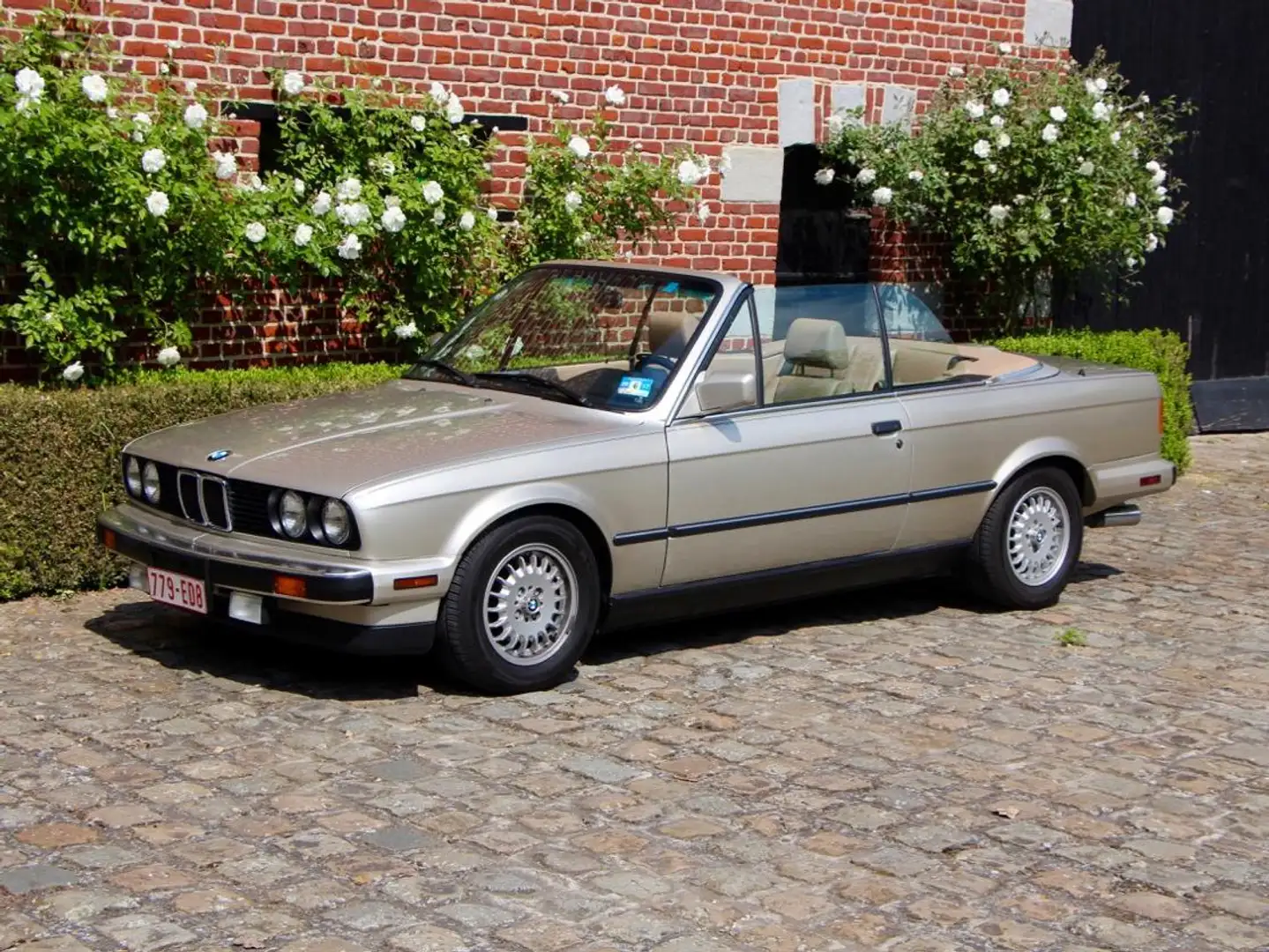 BMW 325 iA Cabriolet Béžová - 1