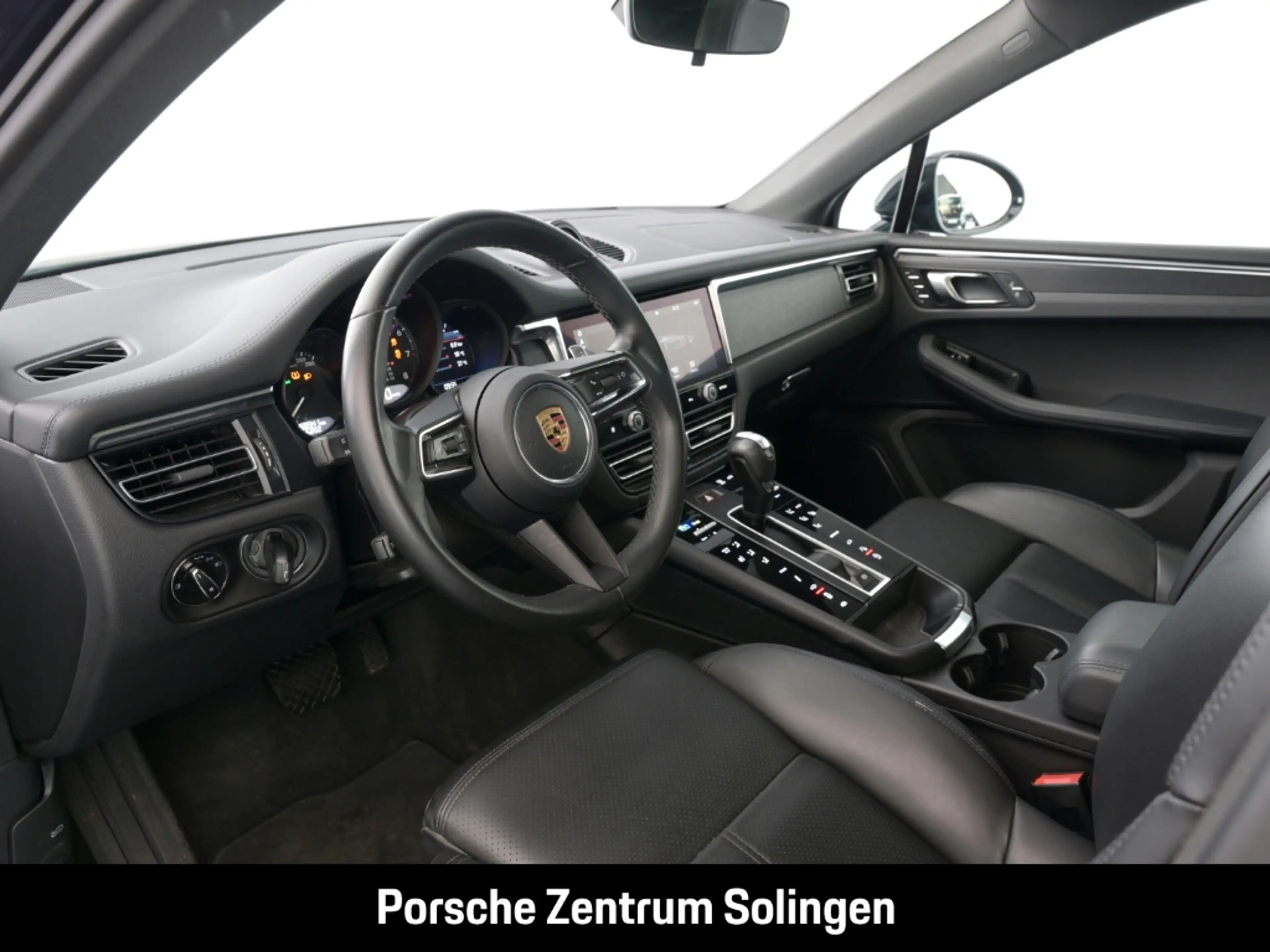 Porsche Macan GTS PANO LUFT AHK 21'' PRIVACY 1. Hand — photo 11