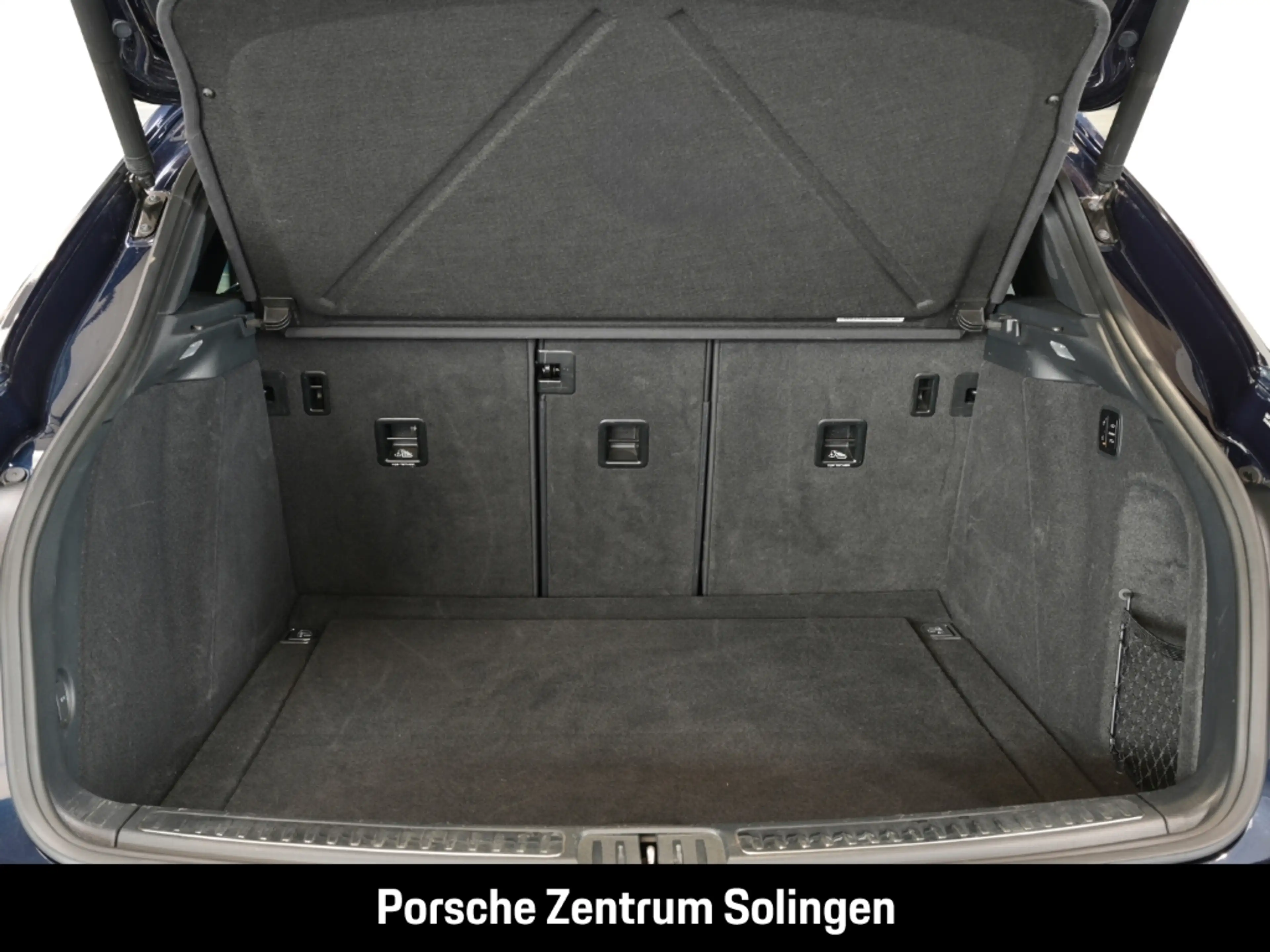 Porsche Macan GTS PANO LUFT AHK 21'' PRIVACY 1. Hand — photo 9