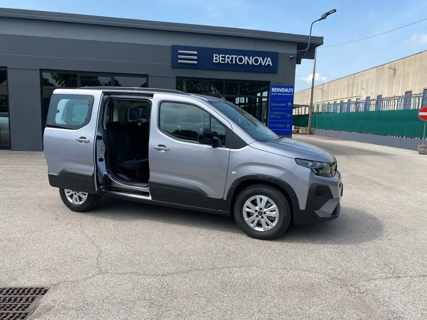 Peugeot Rifter BlueHDi 100 S&S Allure Standard Gris - 2
