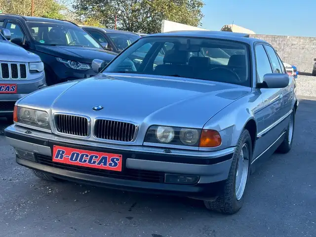 BMW 750 750iA 326CH V12 TOIT OUVRANT FULL OPTIONS !!!