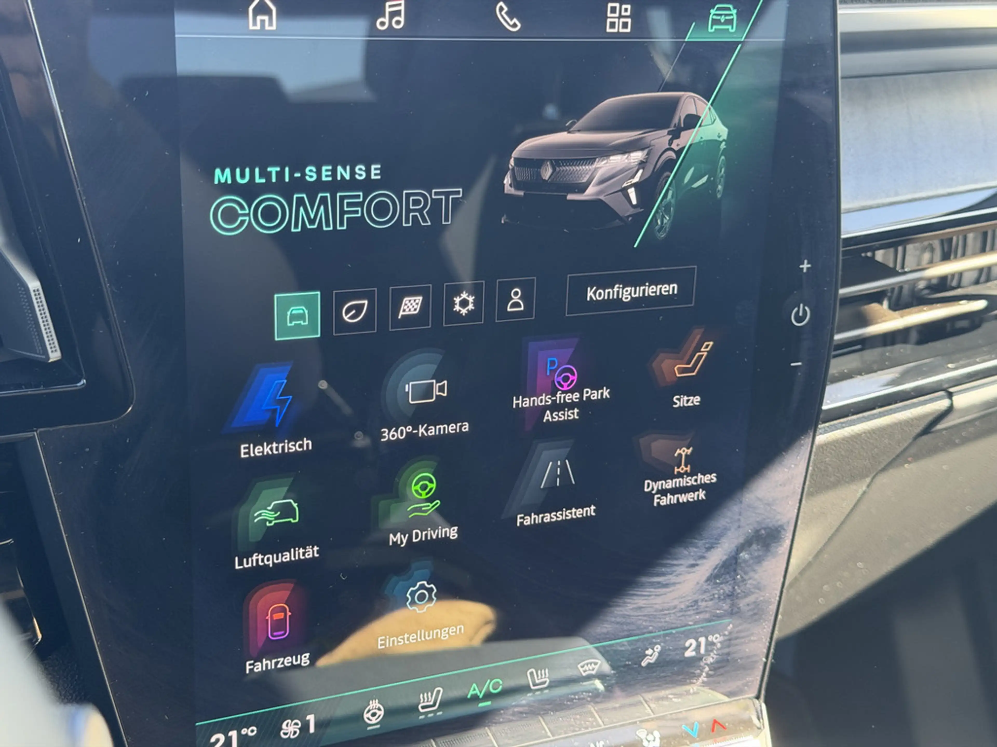 Renault Rafale 300 E-Tech Plug-in Hybrid 4x4 Atelier Alpine — photo 15