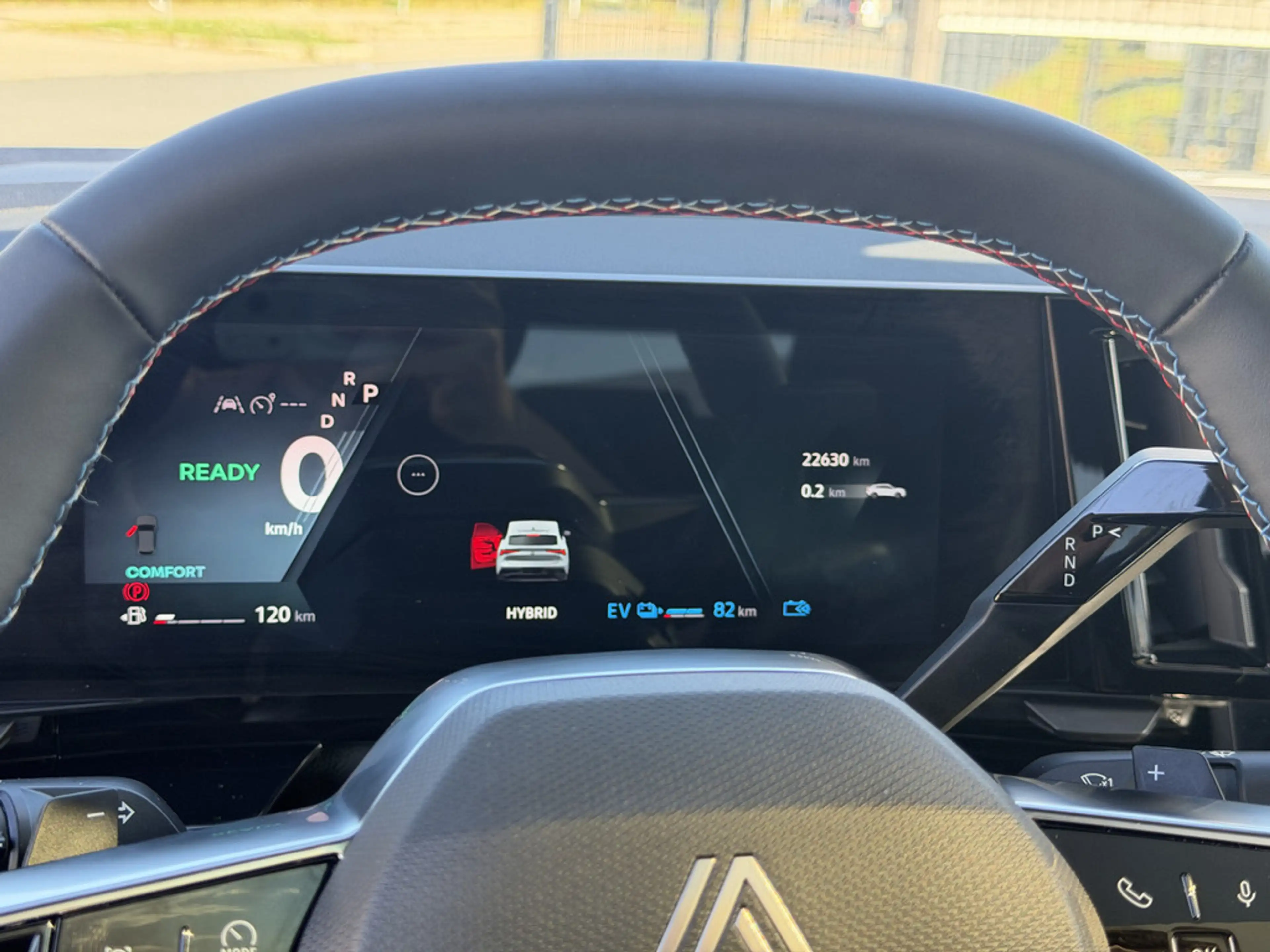 Renault Rafale 300 E-Tech Plug-in Hybrid 4x4 Atelier Alpine — photo 7