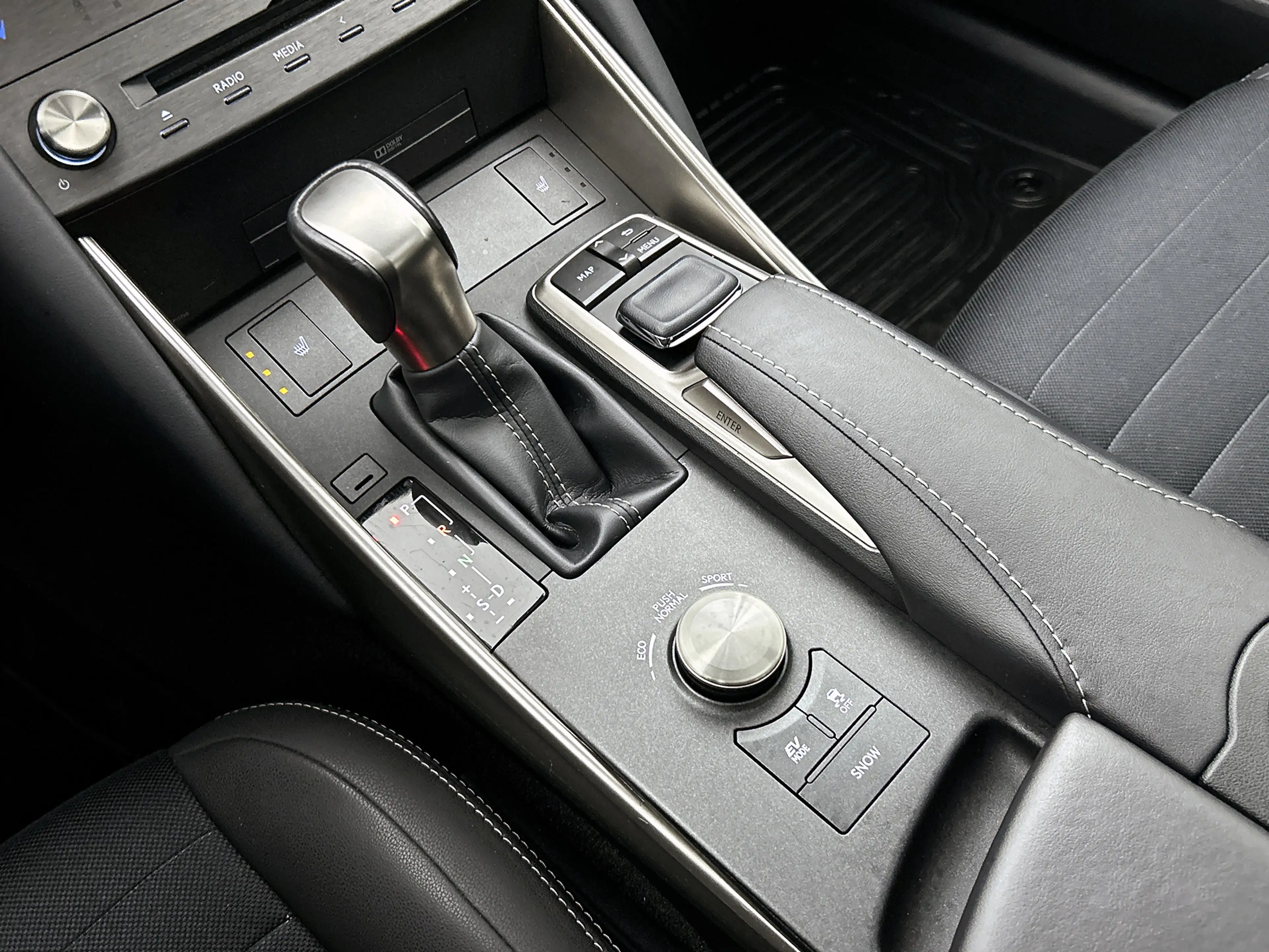 Lexus IS 300 300h Hybrid Business Line Pro | Quad-LED verlichti — photo 12