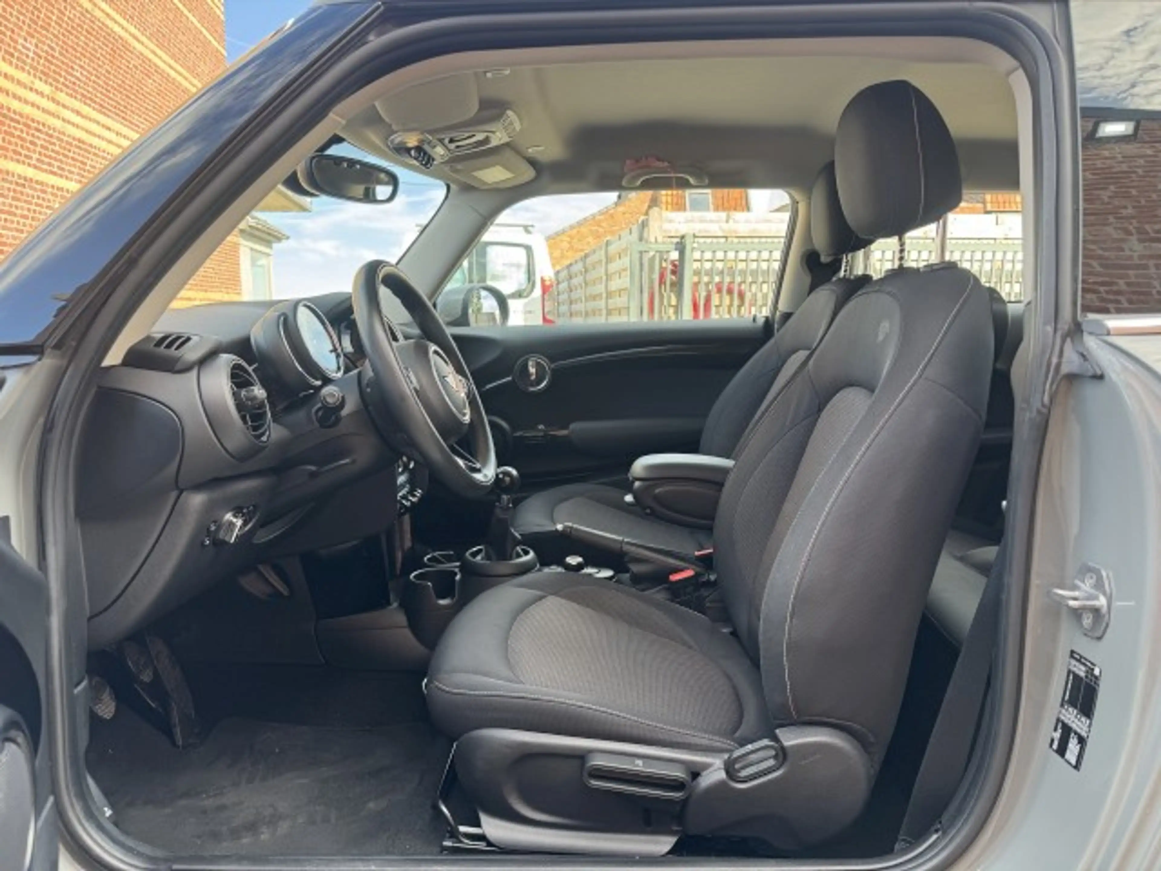 MINI One Mini One cooper 1.5i "65 000KM" pdc/clima/led/oh-boek/2020 — photo 3