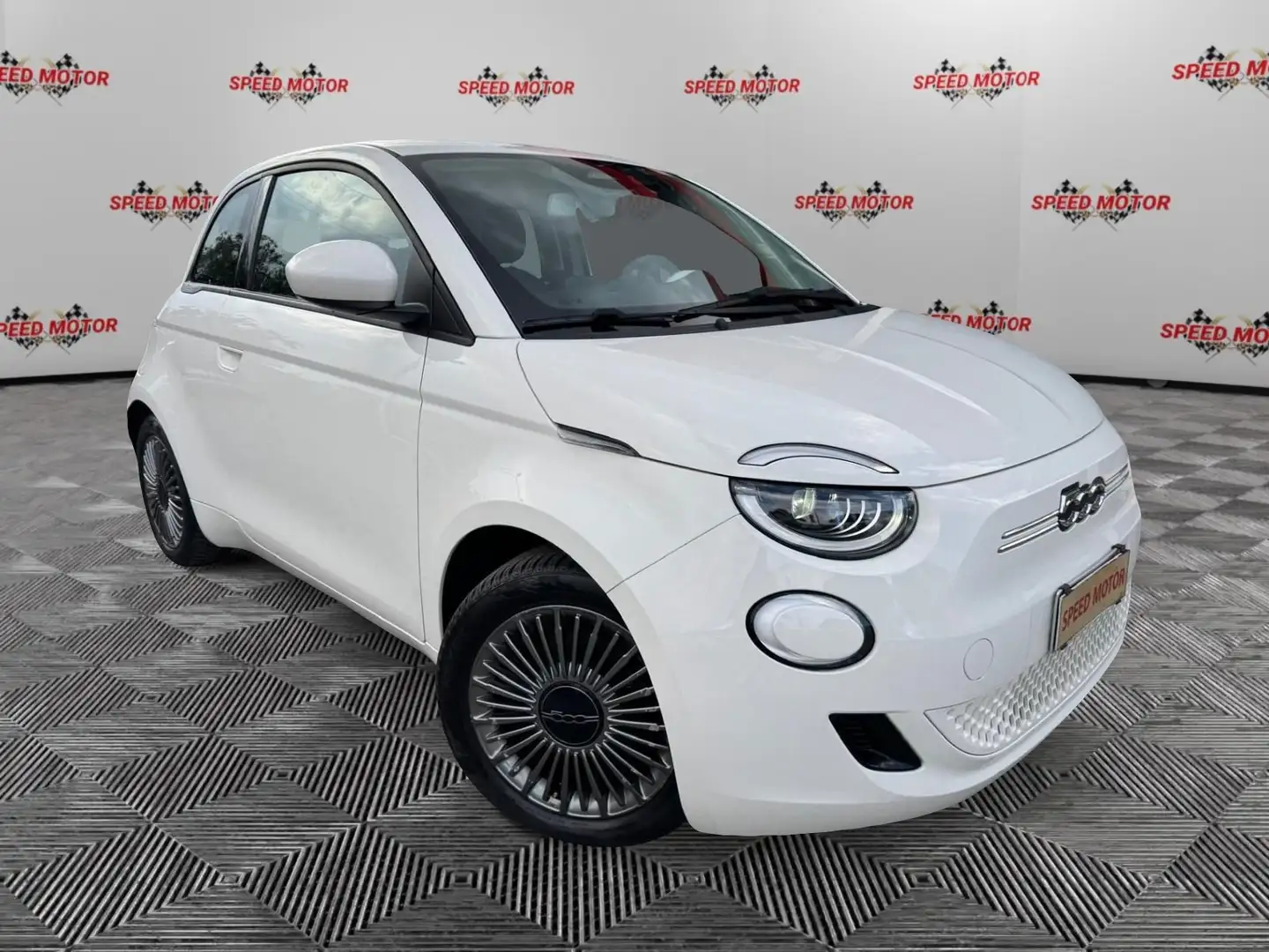 Fiat 500 500e 42 kWh Icon, RETROCAMERA, FULL LED Blanc - 1