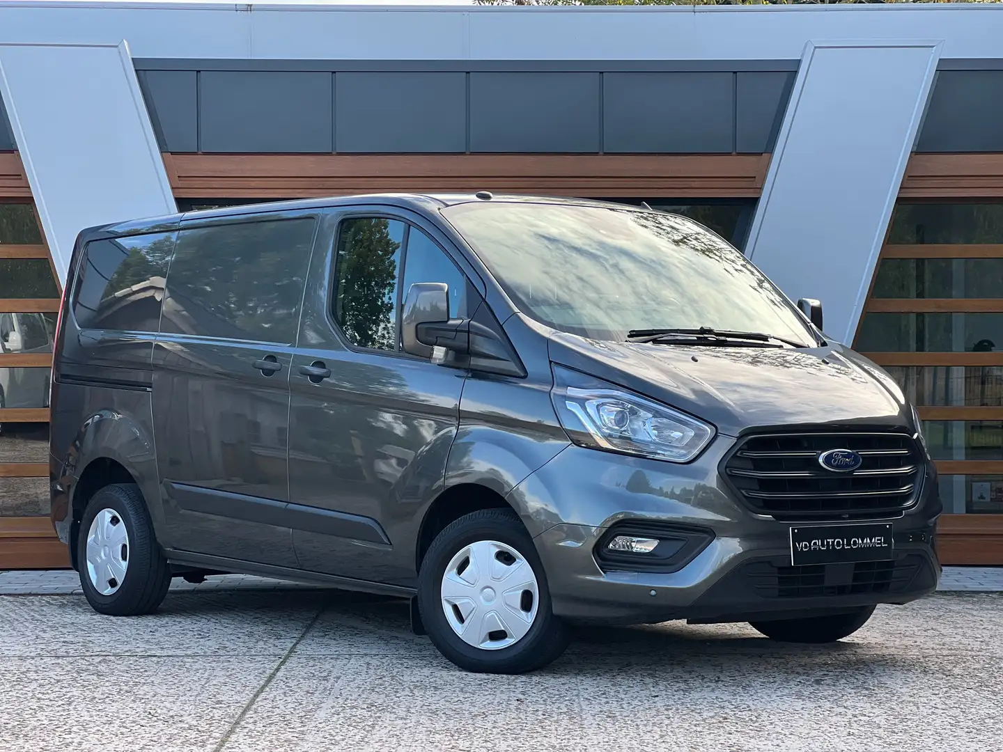 Ford Transit Custom 2.0TDCI - NAVIGATIE/ CAMERA/ CRUISE/ GARANTIE Gris - 1