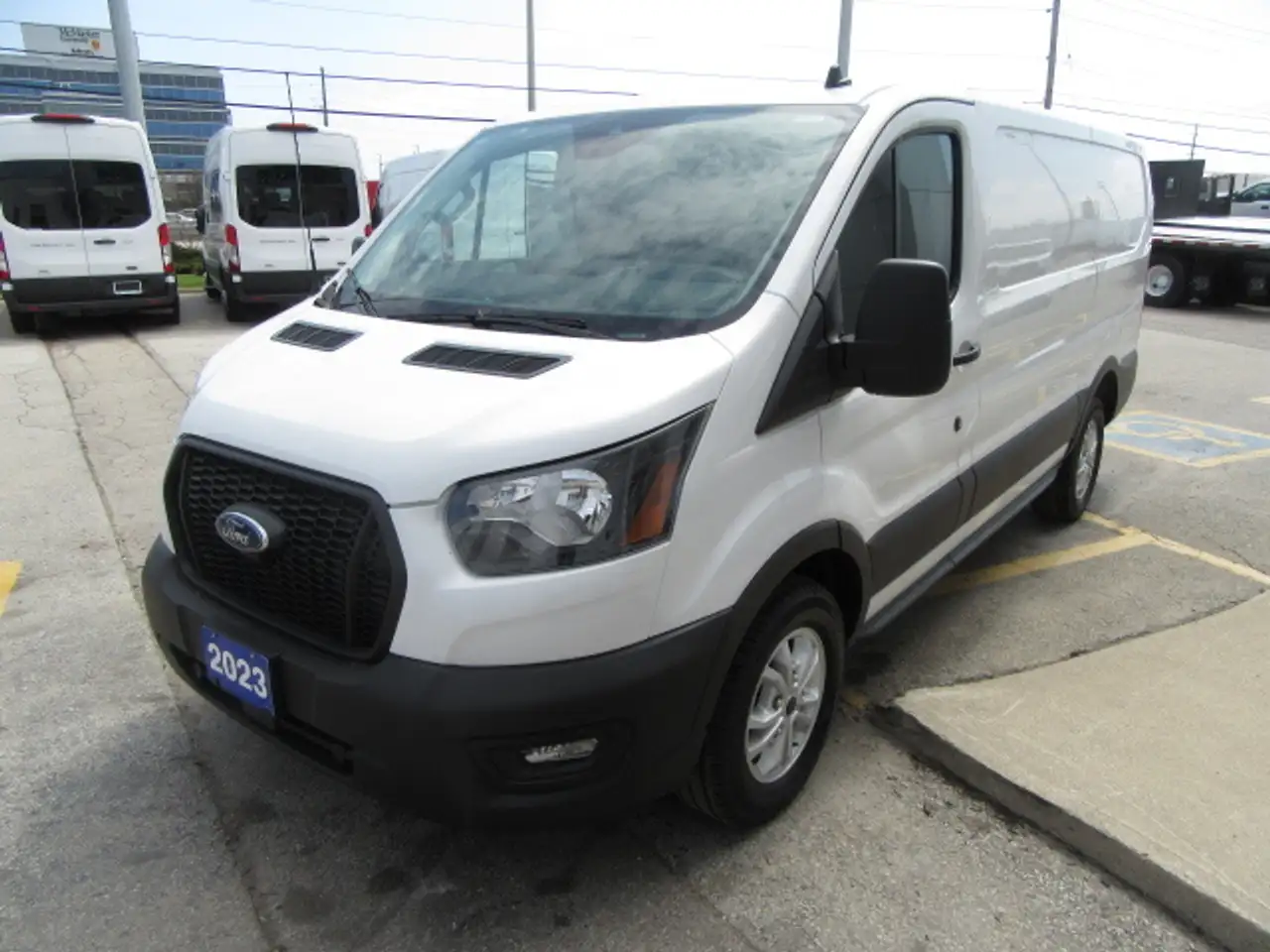 Ford Transit Cargo Van снимка Ford Transit Cargo Van