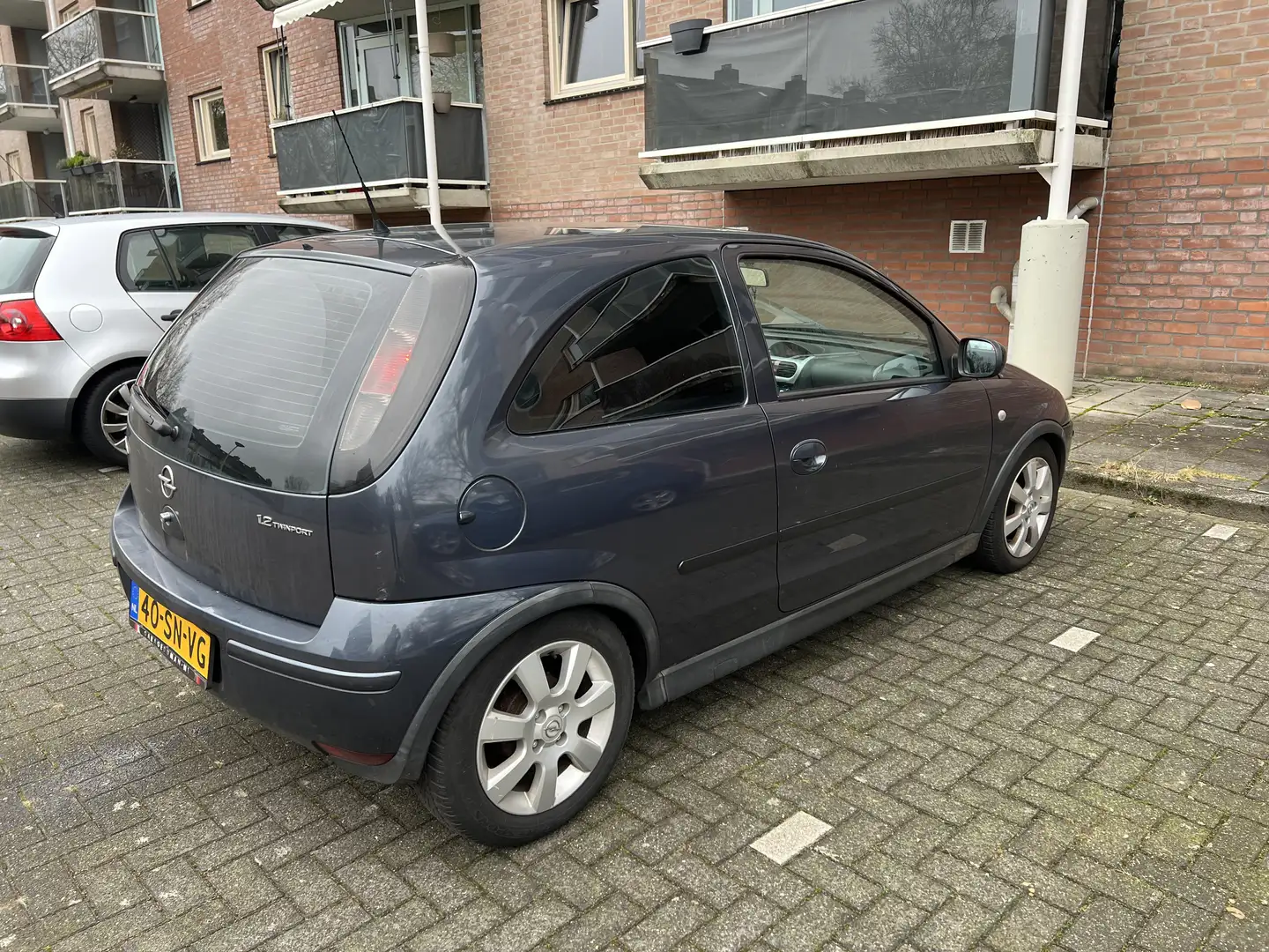 Opel Corsa 1.2-16V Silverline Grijs - 2