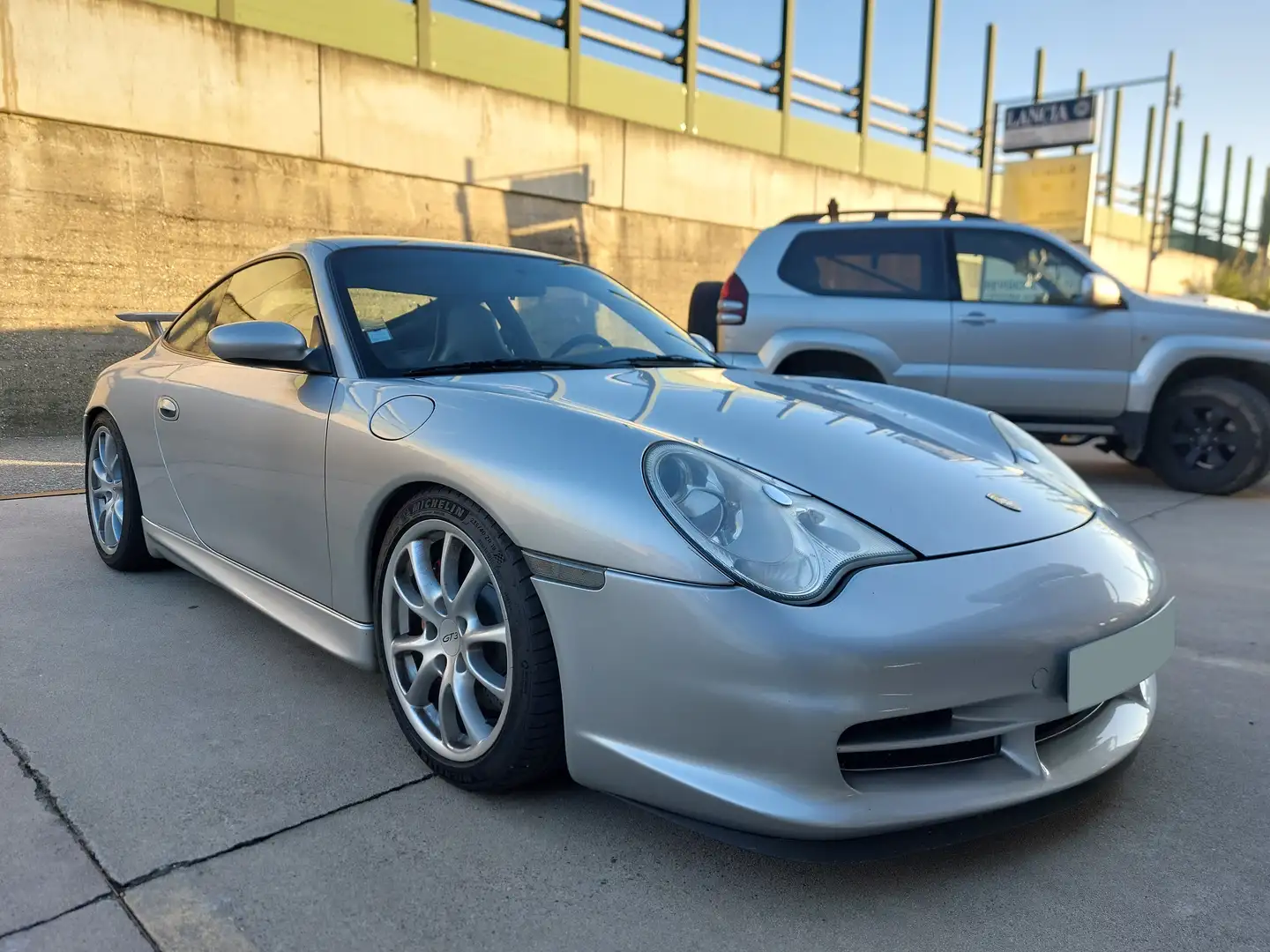 Porsche 911 Coupe 3.6 GT3 Plateado - 2
