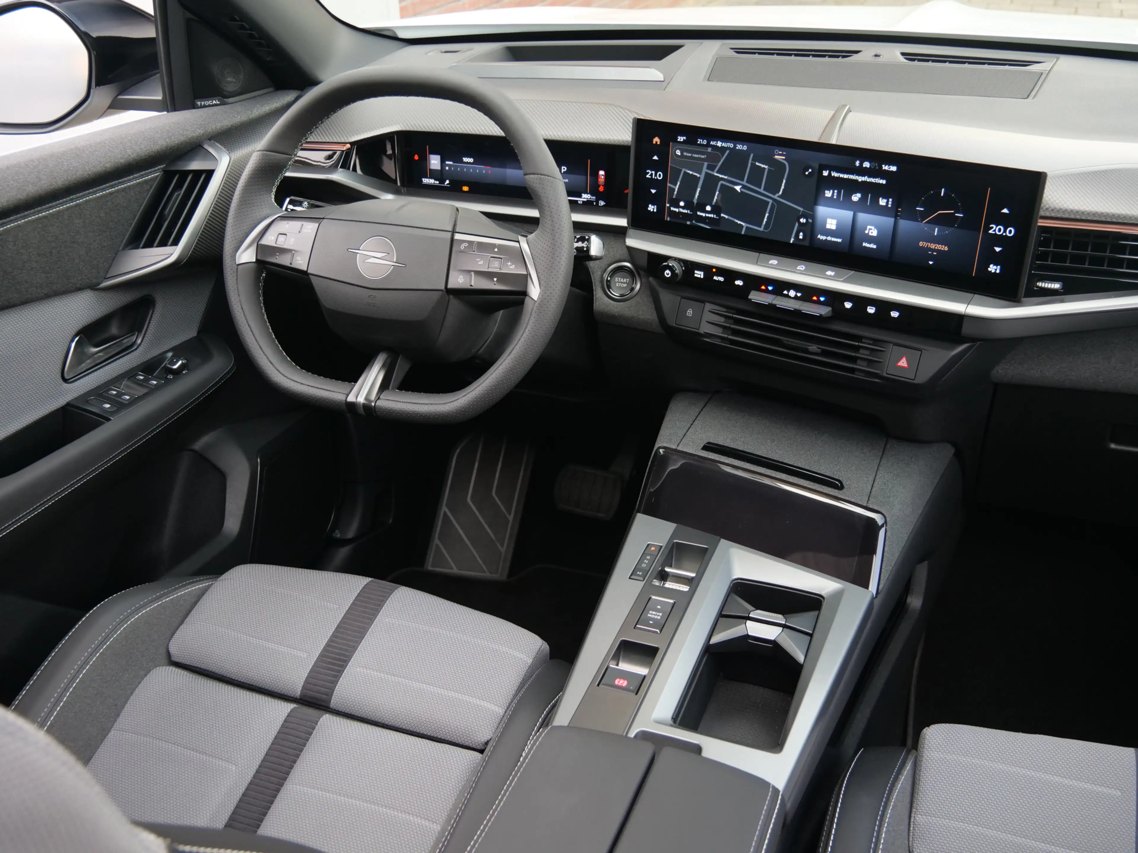 Opel Grandland 1.2 Turbo Hybrid GS 145 Pk Automaat Navi / DAB / A — photo 2