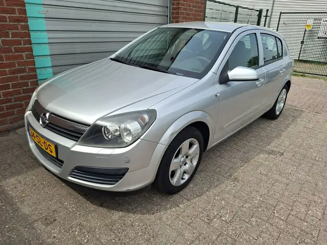 Opel Astra view 14